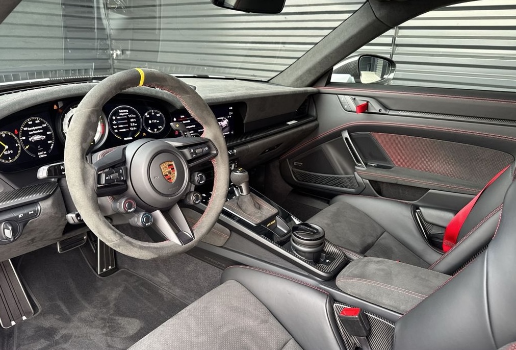 PORSCHE 911 GT3 RS | WEISSACH PAKET | SKLADEM | NĚMECKÉ PŘEDVÁDĚCÍ AUTO | OKRUHOVÝ SUPERSPORT | 525 KONÍ | KARBON | SKOŘEPINY | MAX VÝBAVA | NÁKUP ONLINE | AUTOiBUY.com